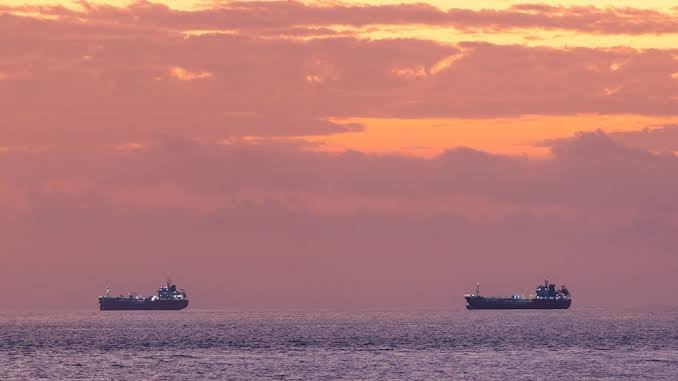 Iran - Oman thảo luận thiết lập hành lang hàng hải chung qua eo biển Hormuz