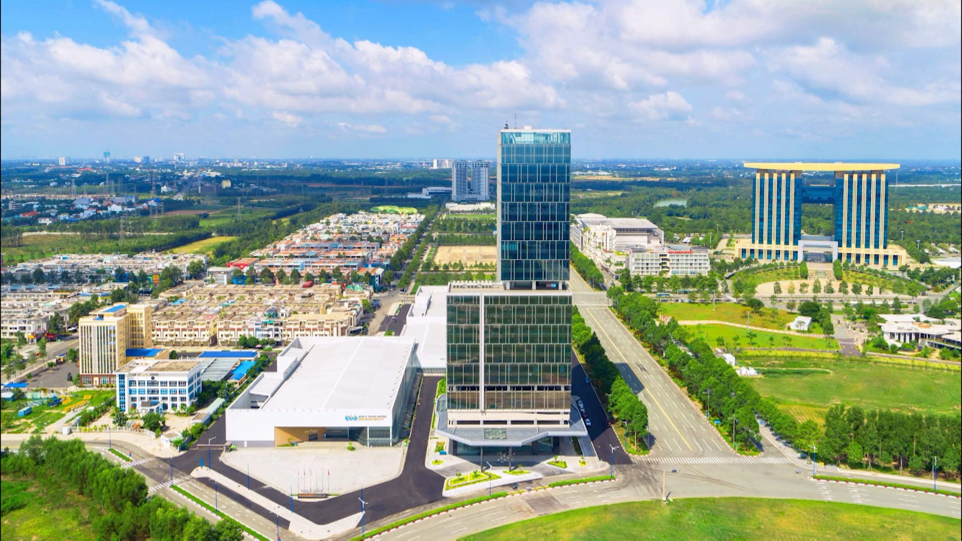 BCM gánh nợ vay 1 tỷ USD, lợi nhuận lao dốc hơn 80%