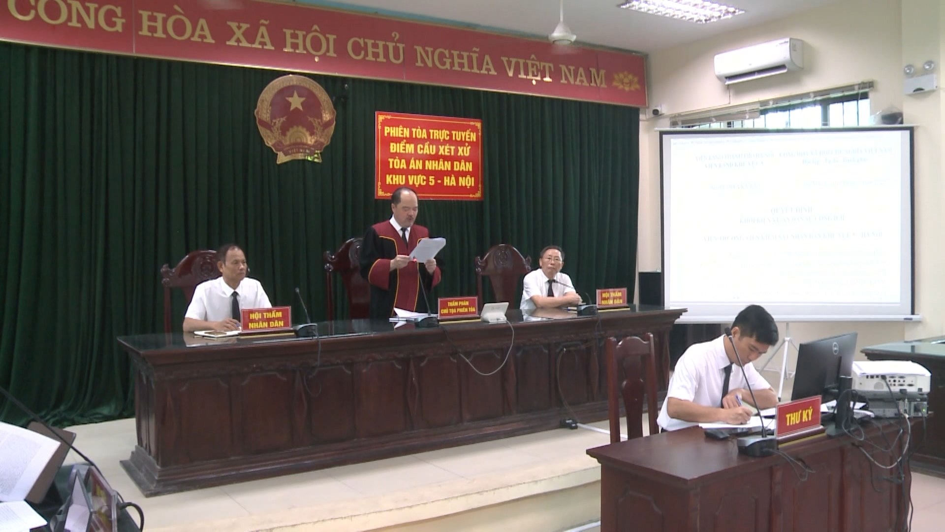 Viện Kiểm sát khởi kiện vì lợi ích công, người yếu thế