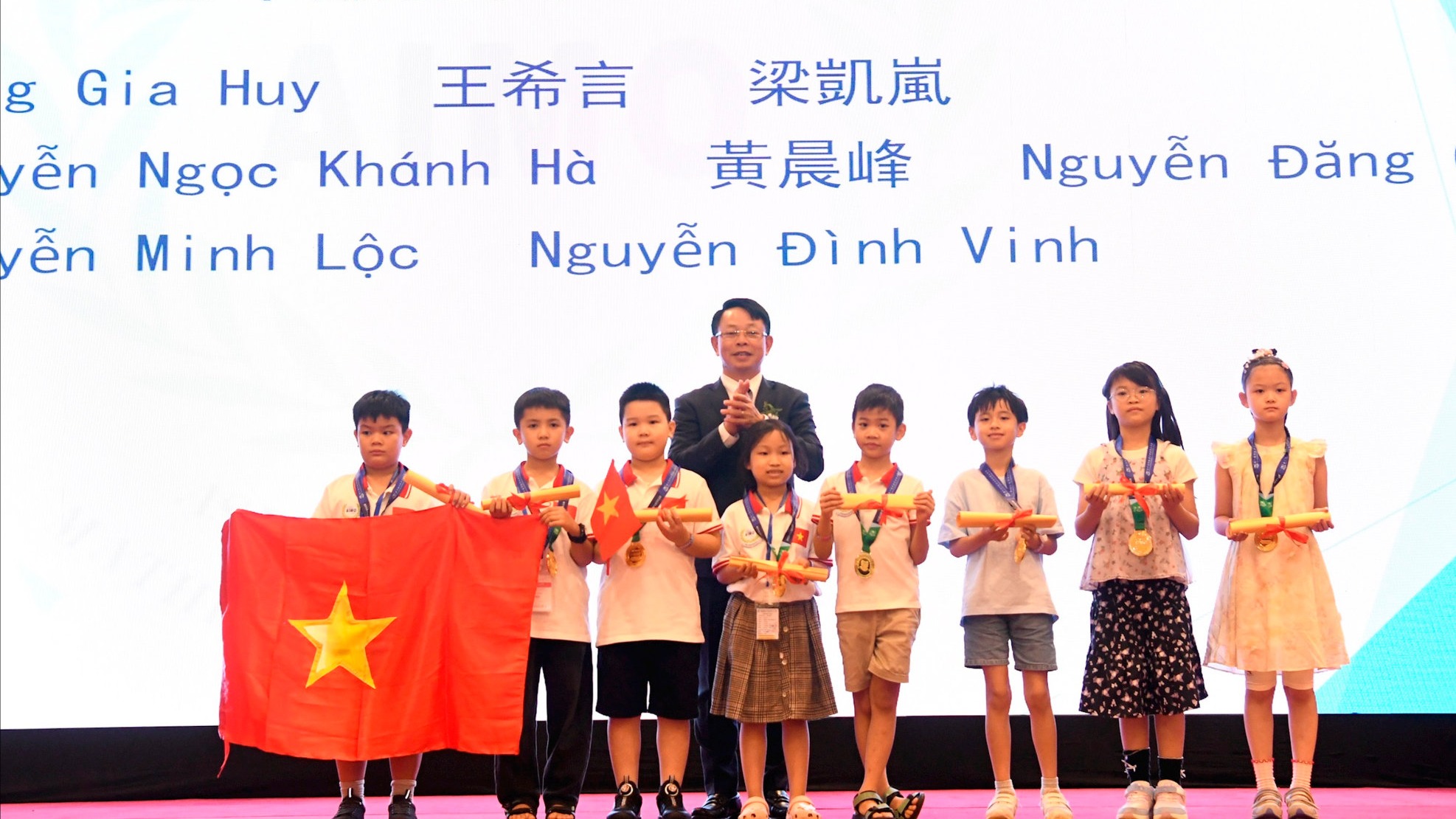 105 học sinh Hà Nội đạt giải đấu trường toán học châu Á 2026