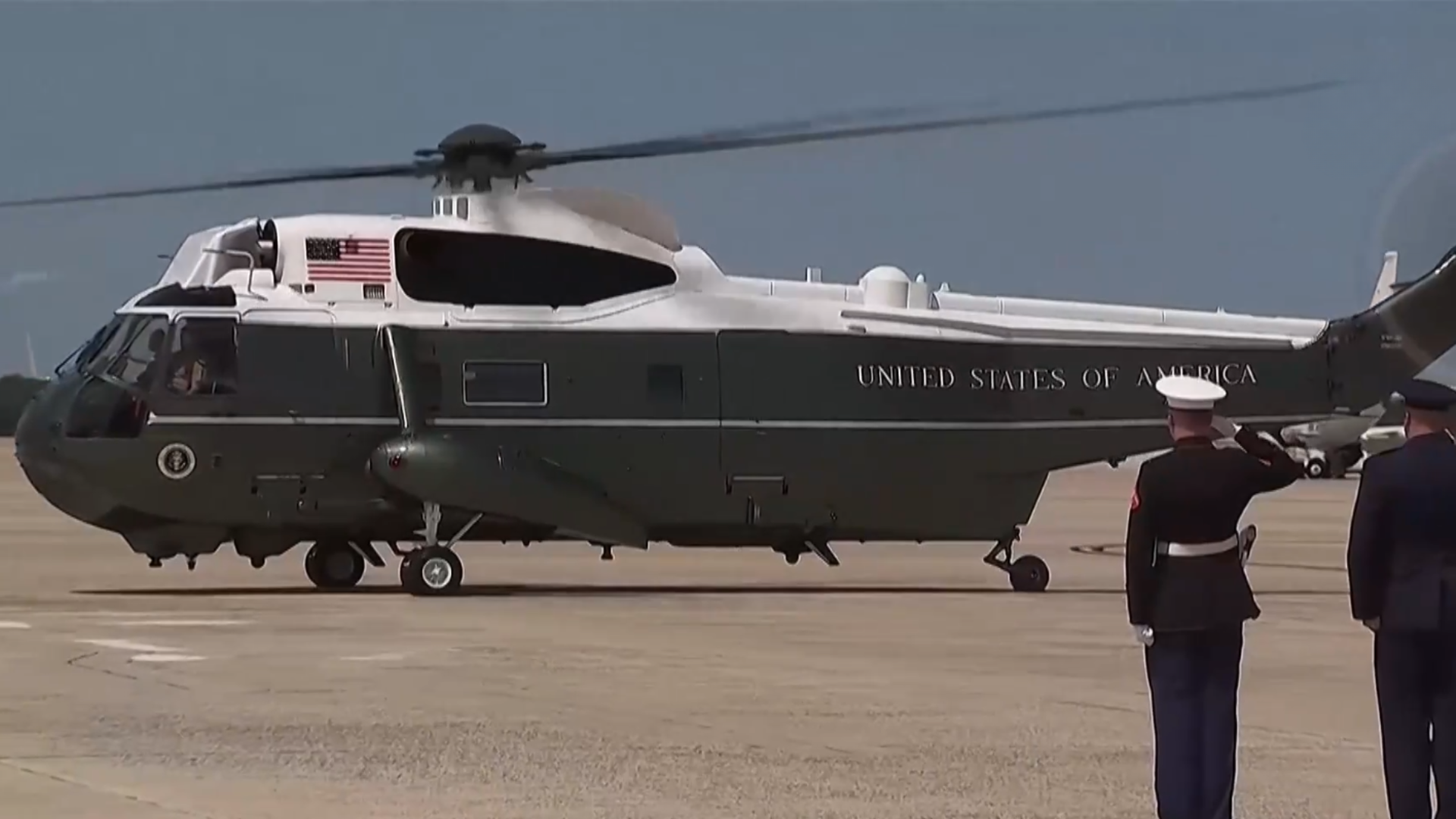 Mỹ điều tra sự cố an toàn liên quan đến trực thăng Marine One