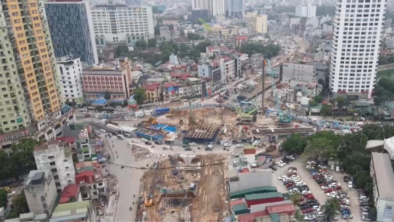Đẩy nhanh tiến độ cầu vượt Nguyễn Chí Thanh 