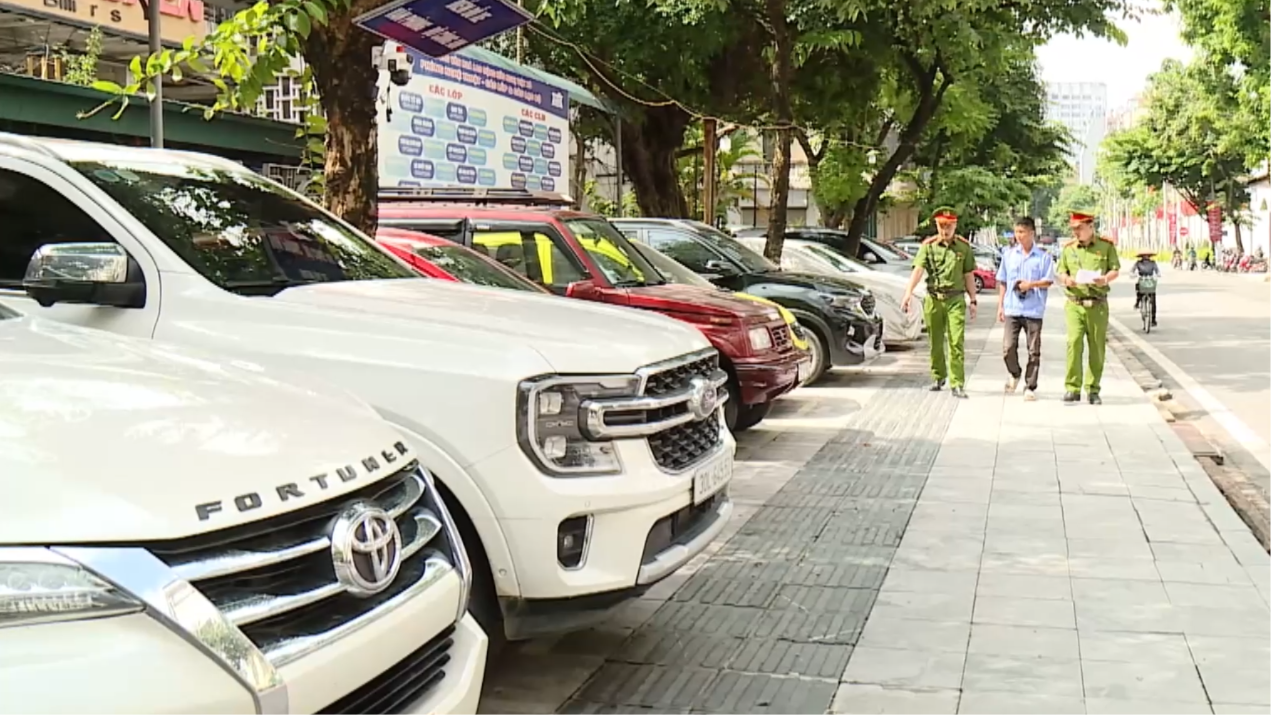 Phường Cửa Nam minh bạch hóa hoạt động trông giữ phương tiện