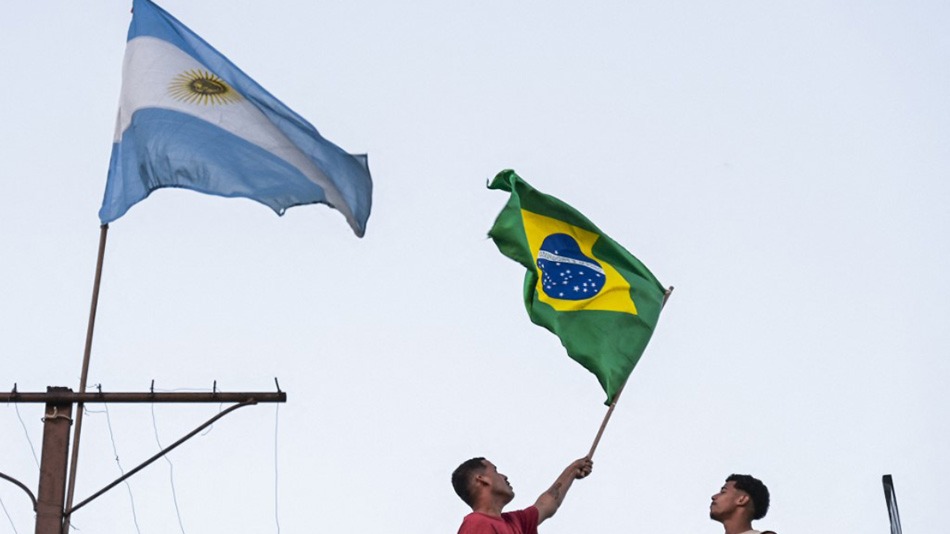 Brazil hạ cấp quan hệ ngoại giao với Argentina
