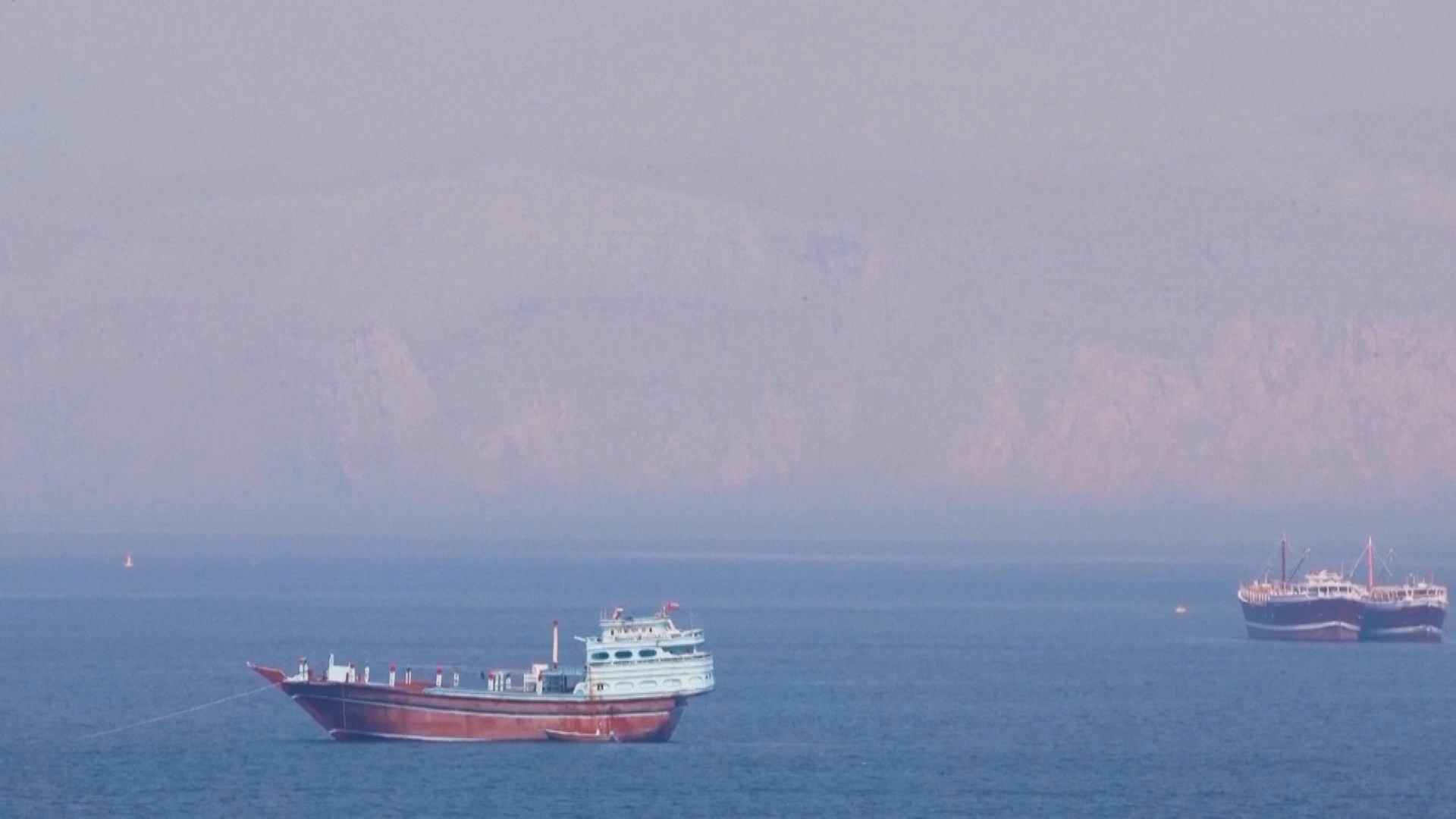 Mỹ tăng tốc đàm phán về Hormuz