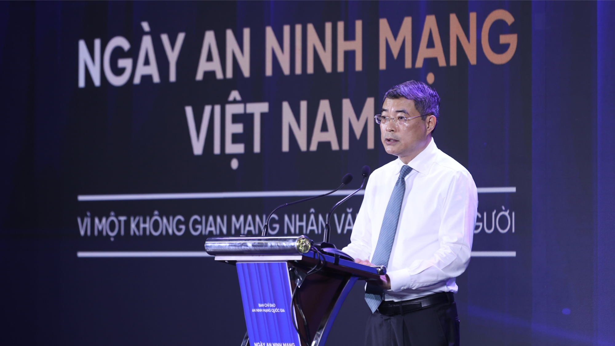 Xây dựng không gian mạng an toàn, tin cậy và nhân văn