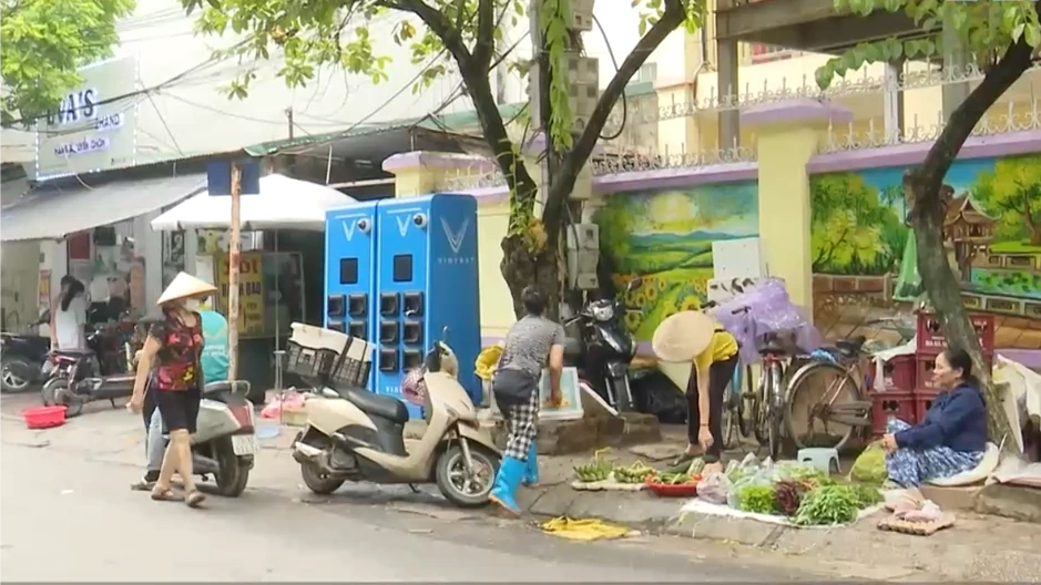 Phố Dương Lâm nhếch nhác, vi phạm trật tự đô thị