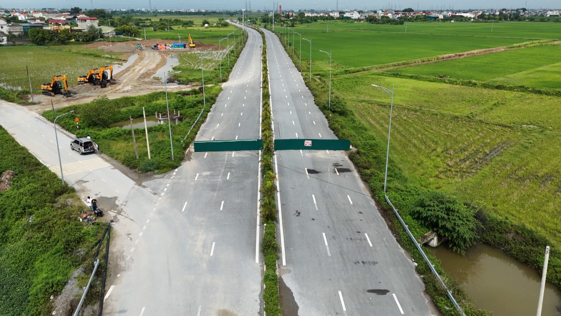 Bao giờ hết cảnh rào tôn trên tuyến đường gần 525 tỷ đồng? 