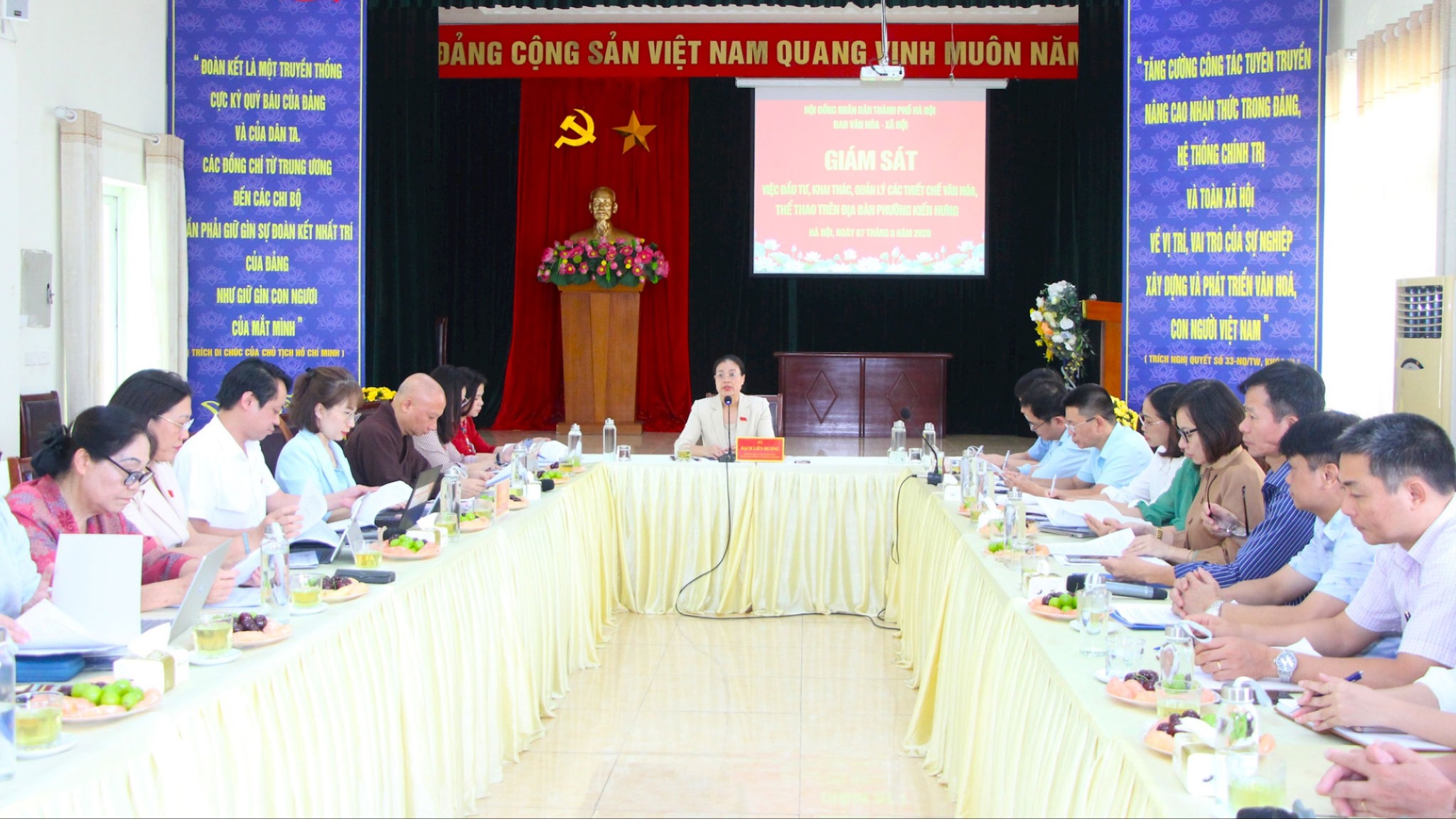 Chuẩn hoá hệ thống thiết chế văn hoá ở cơ sở