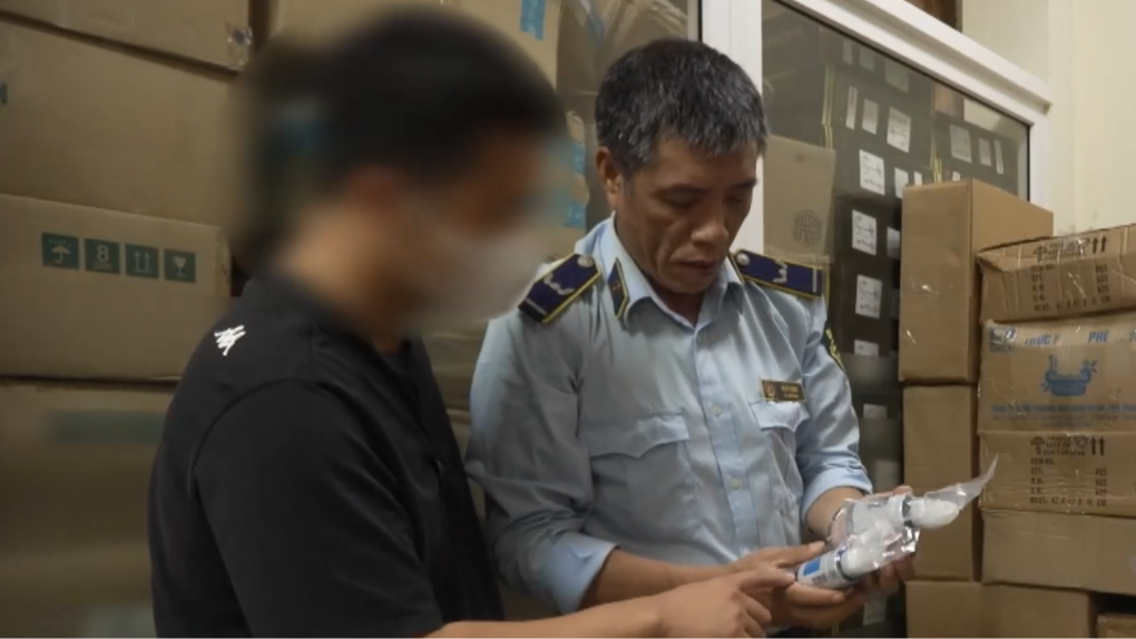 Hà Nội tăng cường kiểm soát thị trường, xử lý nghiêm hàng giả