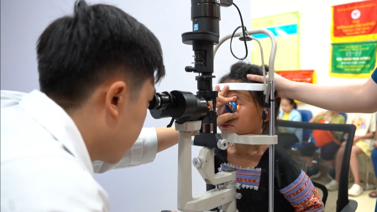 Việt Nam đối mặt nguy cơ ‘đại dịch’ cận thị