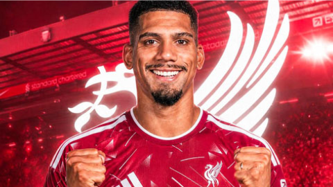 Liverpool đạt thỏa thuận mượn Ronald Araujo từ Barcelona