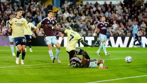 Saka giúp Arsenal thắng tuyệt đối ở Premier League