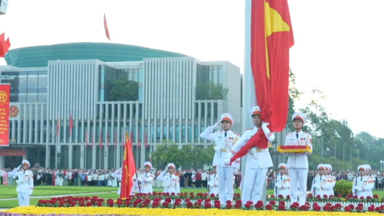 Lễ thượng cờ trên quảng trường Ba Đình  