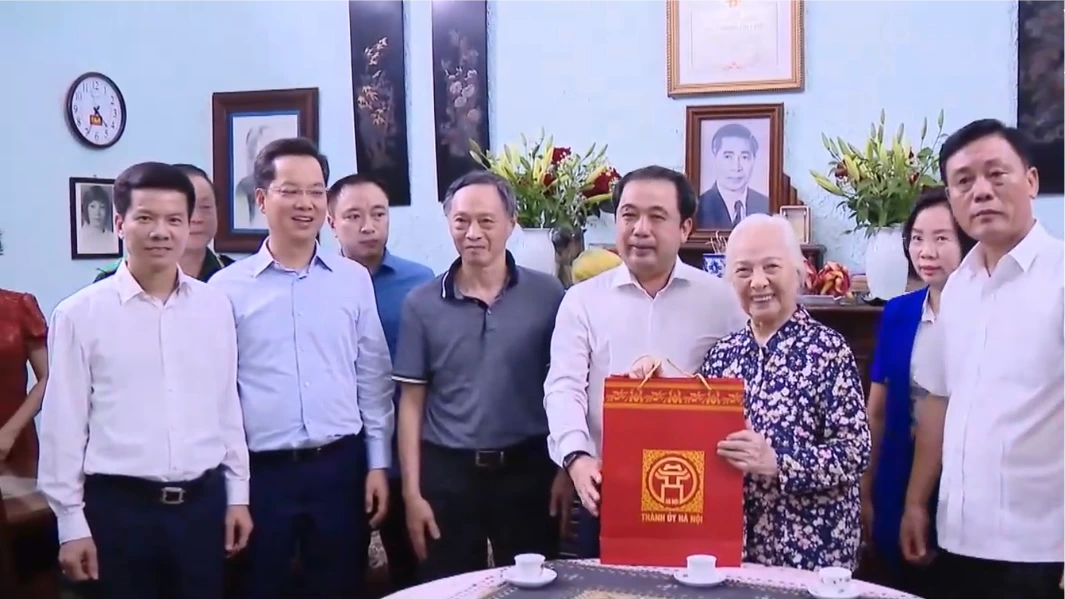 Hà Nội dành 10,4 tỷ đồng tặng quà người có công dịp 2/9