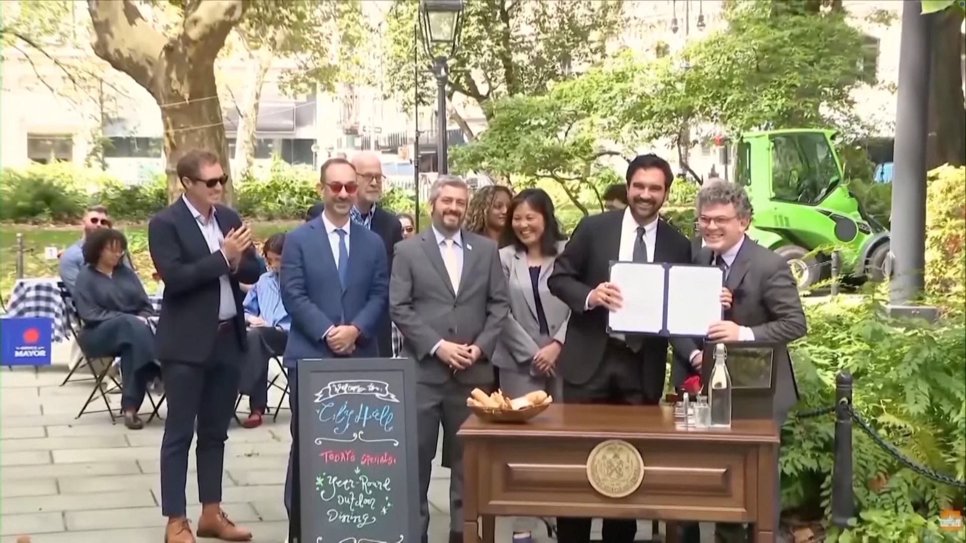 New York (Mỹ) cho phép quán ăn ngoài trời hoạt động quanh năm