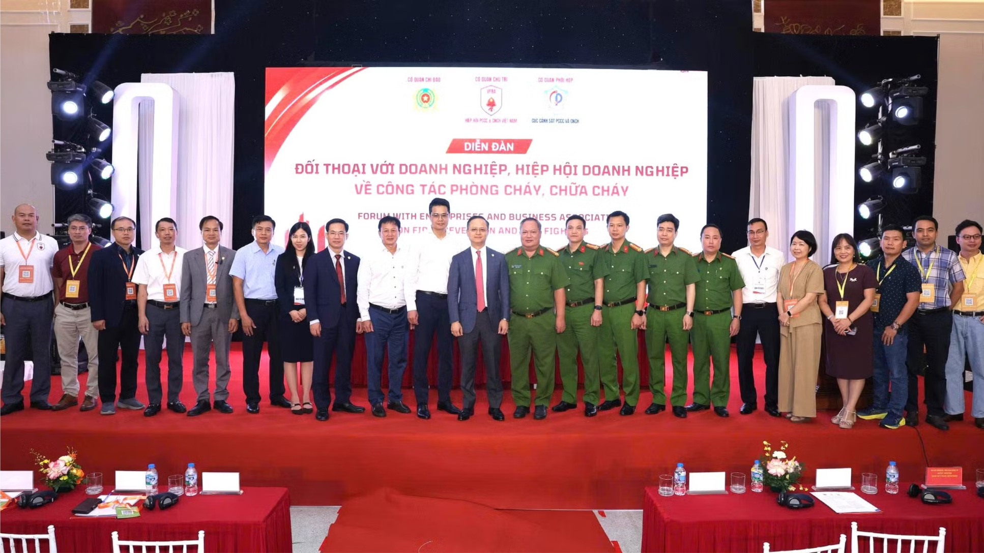 Đối thoại, tháo gỡ vướng mắc của doanh nghiệp trong PCCC