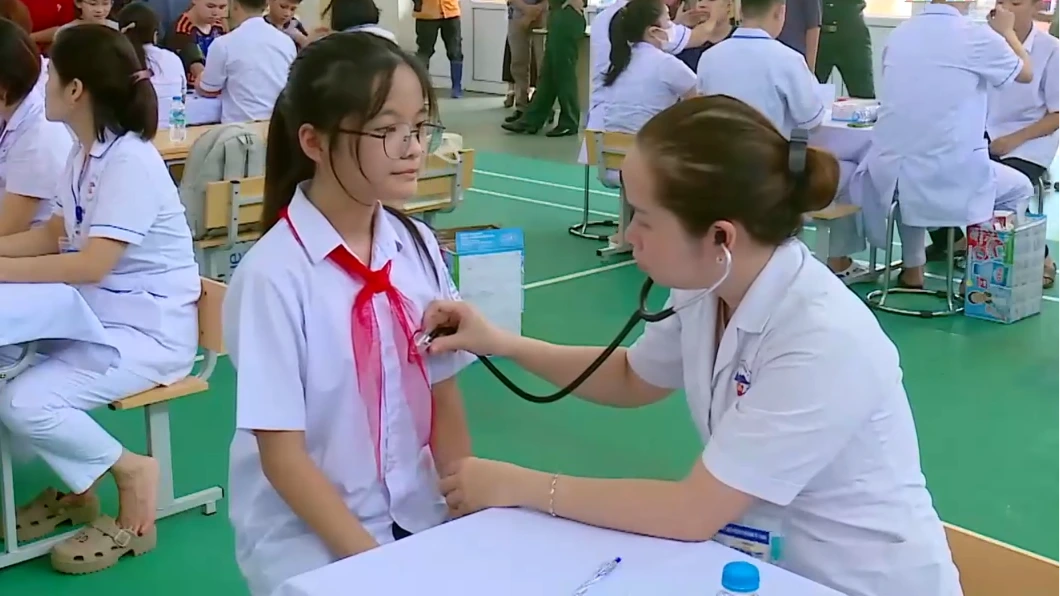 Chăm sóc sức khoẻ học sinh từ cơ sở