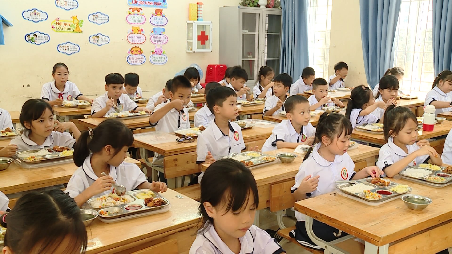 Xã Thanh Oai tổ chức lại bữa ăn bán trú của học sinh