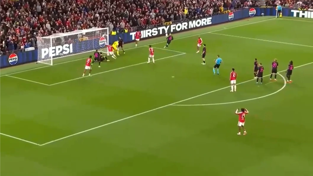 Manchester United đại thắng trận ra quân Champions League