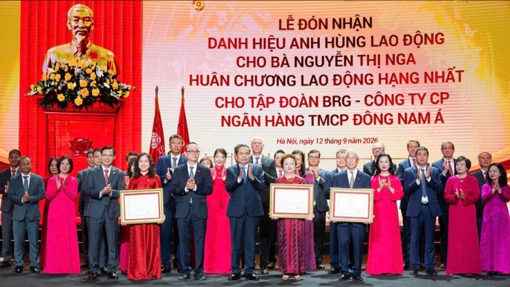 Chủ tịch Tập đoàn BRG đón nhận danh hiệu Anh hùng lao động