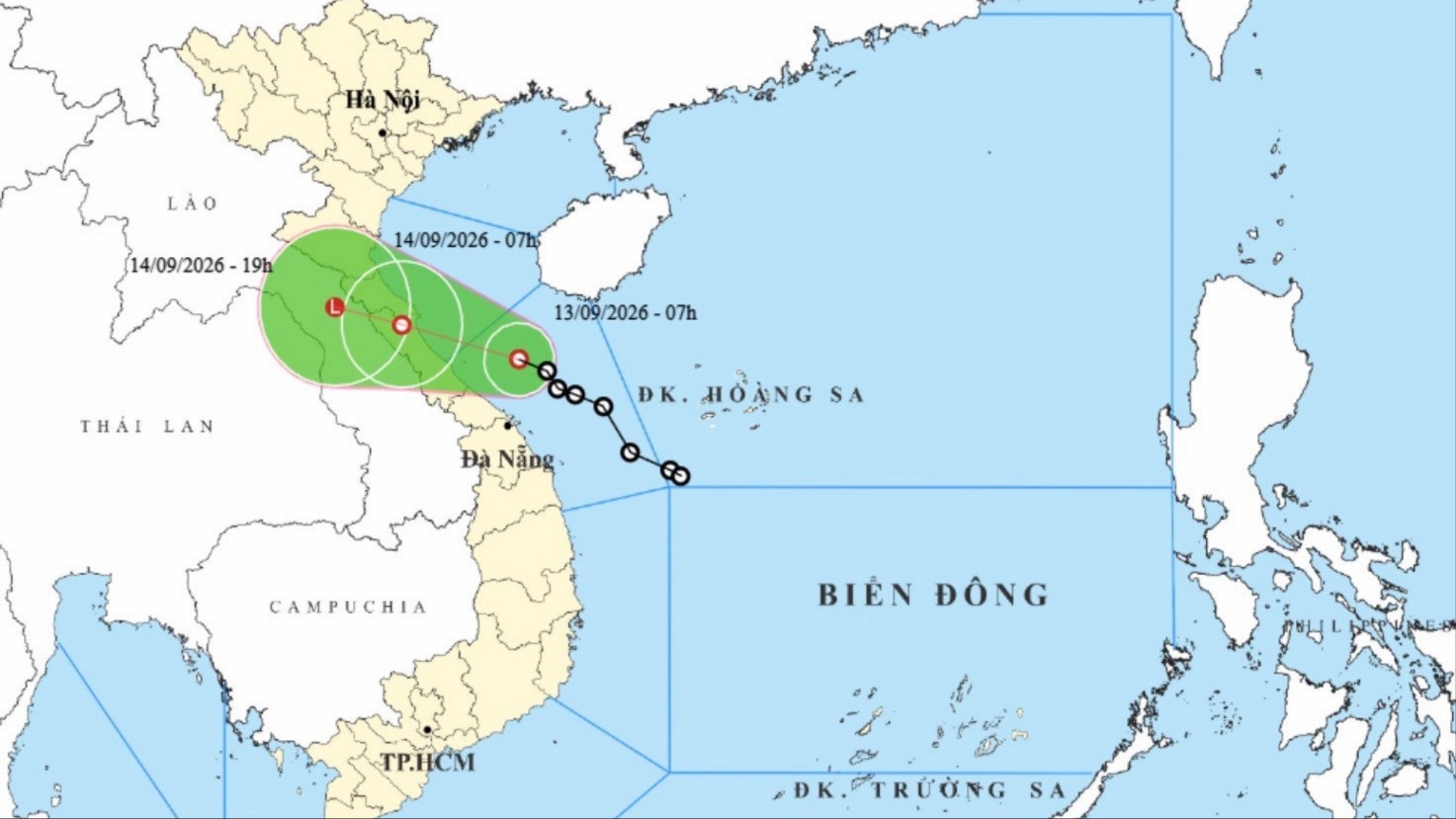 Áp thấp nhiệt đới sát bờ biển Quảng Trị - Huế, bao giờ vào đất liền?