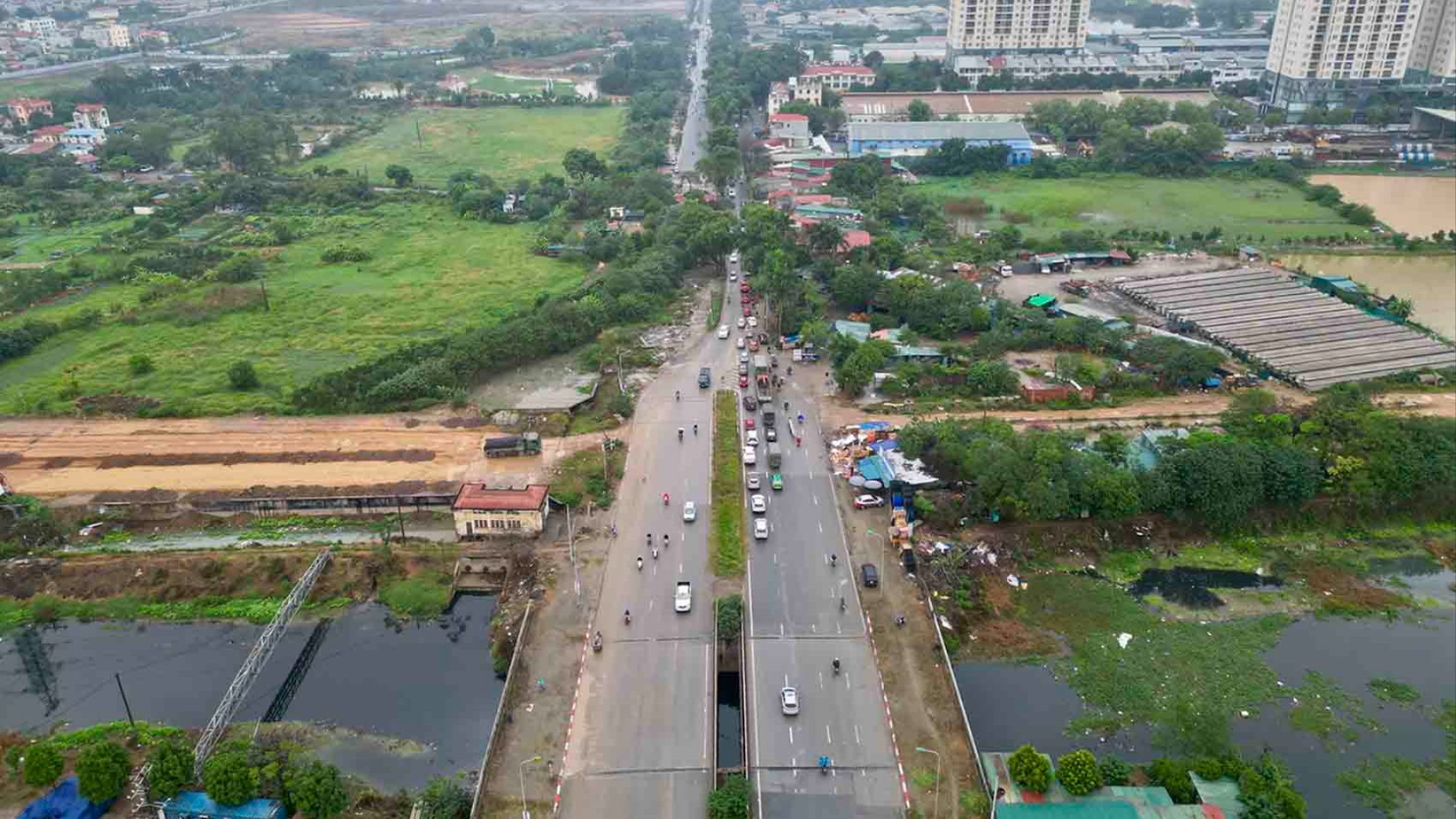 10 năm không thi công xong tuyến đường 2,6km