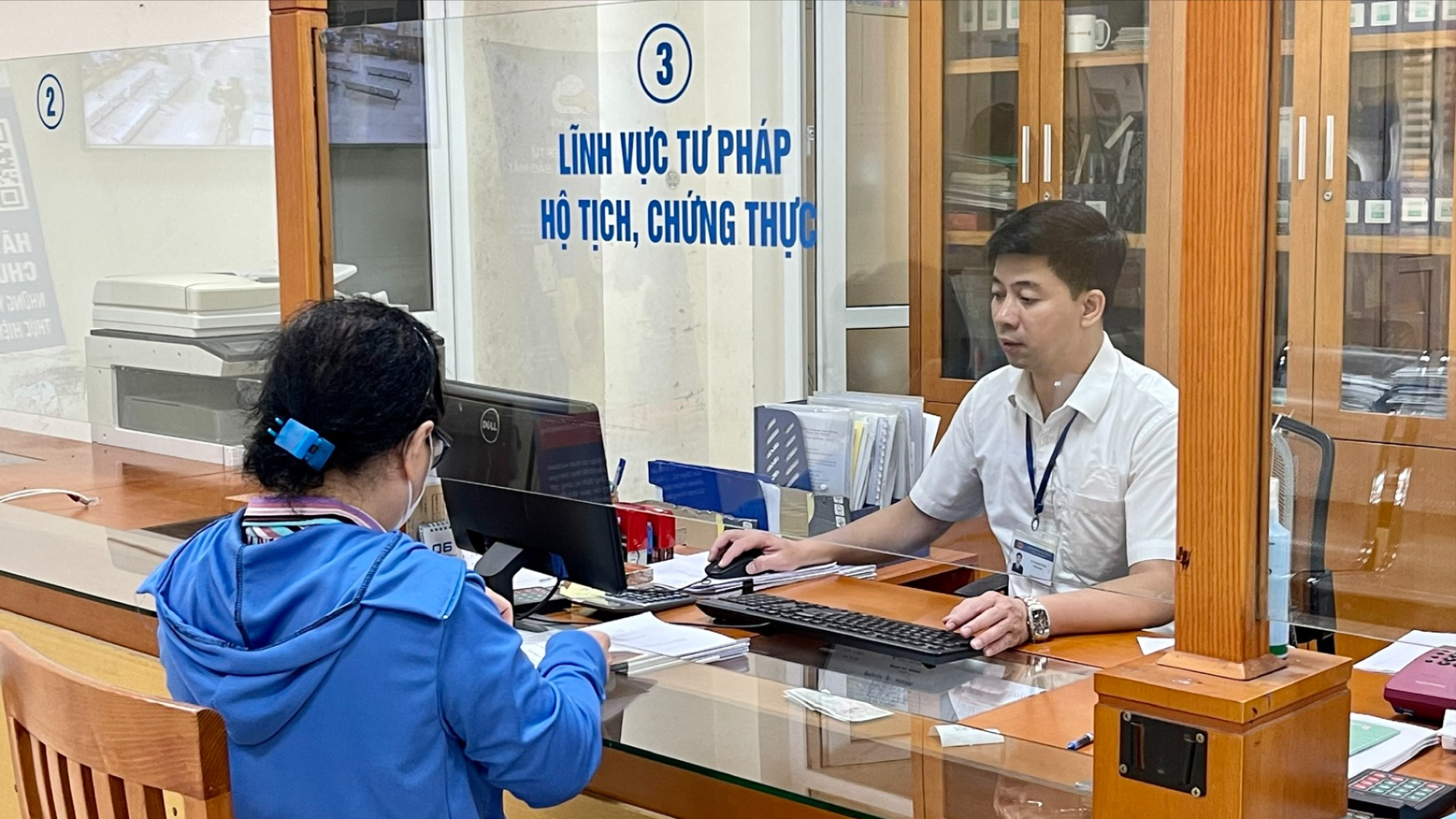 Hà Nội: Xã, phường đề xuất bổ sung cán bộ đúng chuyên môn