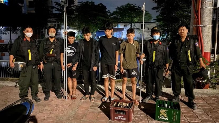 Ngăn chặn nhóm thanh niên mang hung khí đi đánh nhau