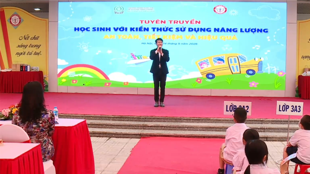 Trang bị kiến thức sử dụng năng lượng tiết kiệm cho học sinh