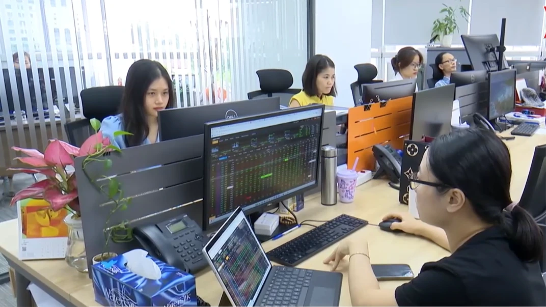 VN-Index giảm nhẹ, áp lực bán tiếp tục gia tăng