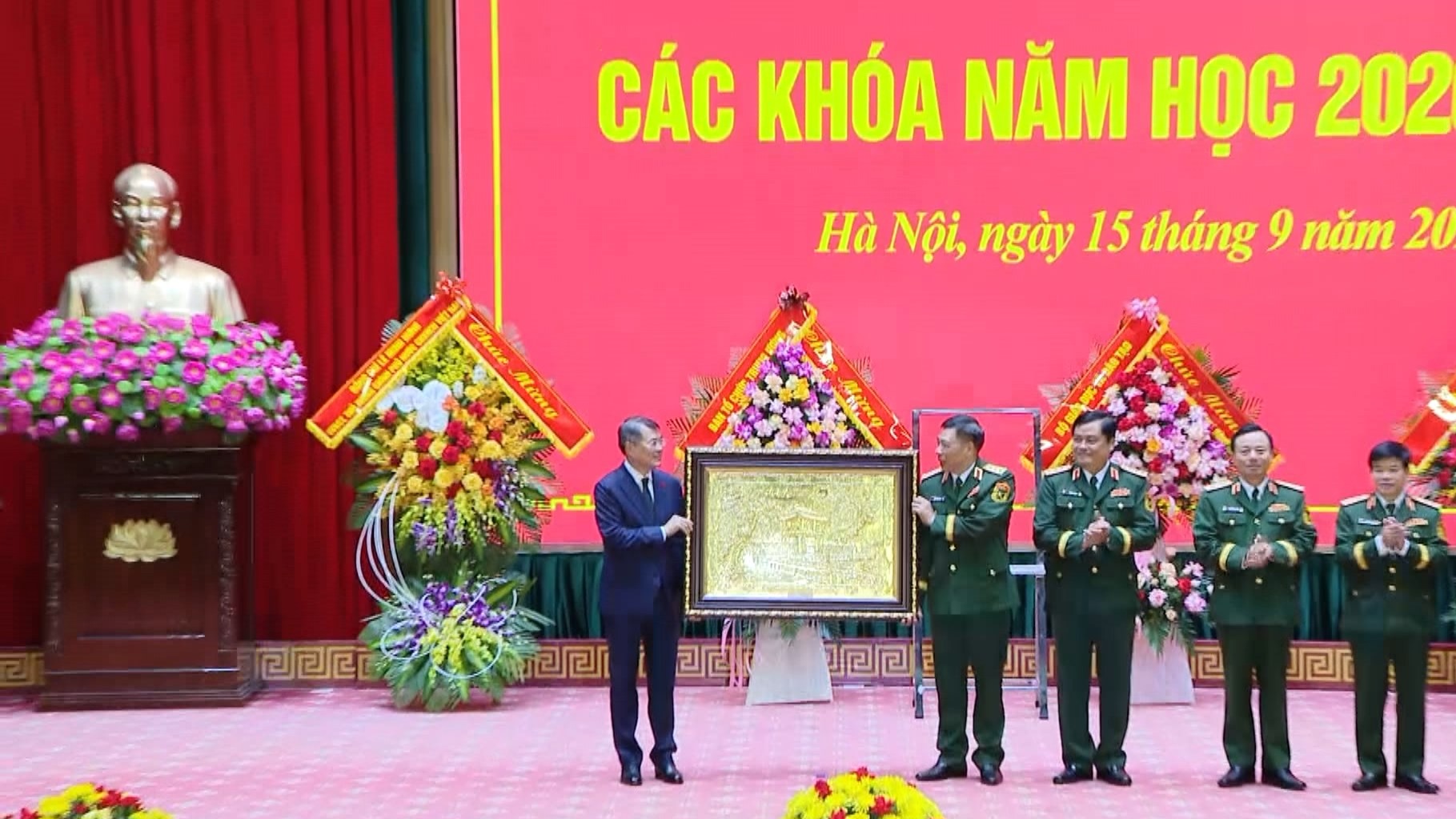 Học viện Quốc phòng khai giảng năm học mới