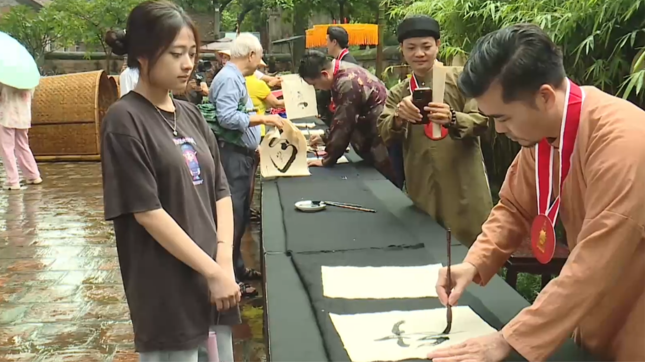 Kết nối thư pháp với âm nhạc và không gian di sản