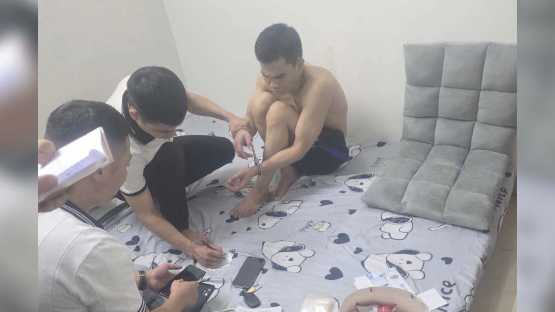 Bắt giữ đối tượng bán ma túy sau nhiều ngày truy vết