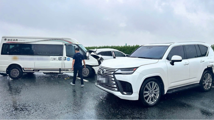 Làm rõ vụ Lexus dừng đột ngột trên cao tốc