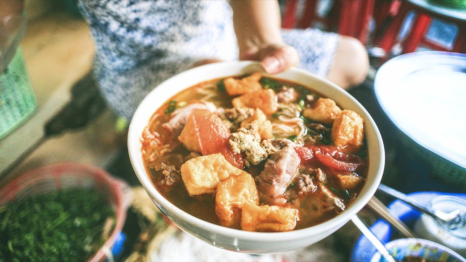 Ăn sáng bún riêu