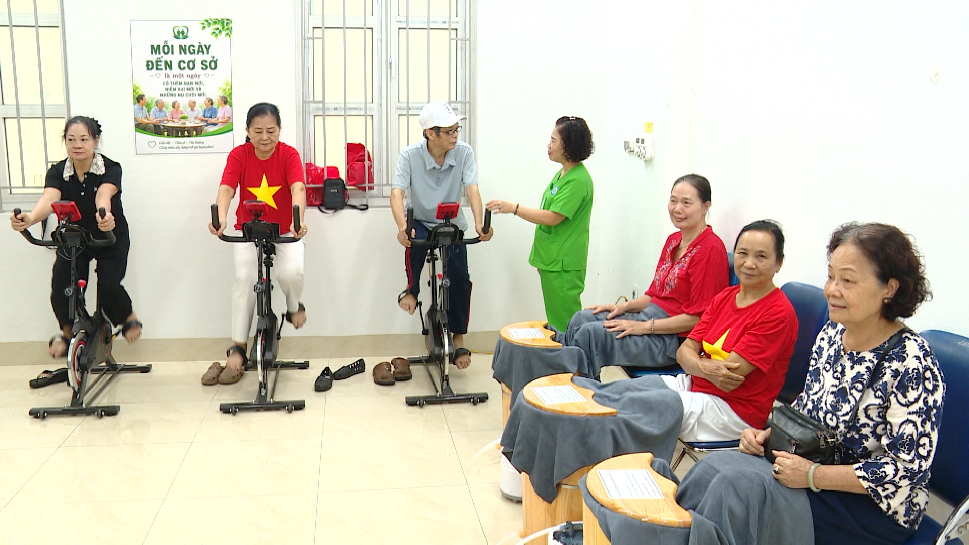 Thí điểm chăm sóc người cao tuổi ban ngày
