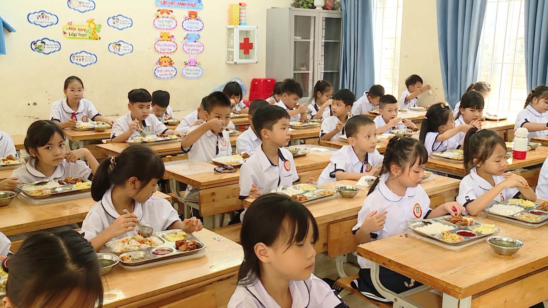Hà Nội lập bốn đoàn kiểm tra liên ngành về việc tổ chức bữa ăn bán trú