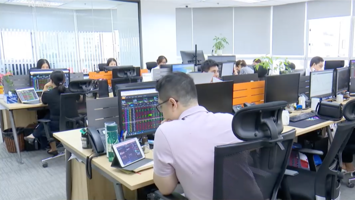 Chứng khoán Việt Nam nâng hạng lên thị trường mới nổi thứ cấp