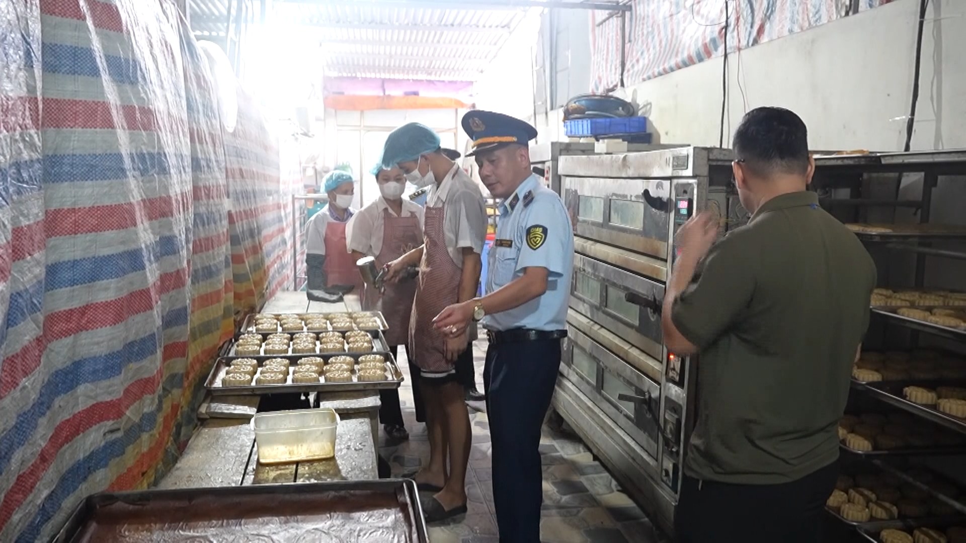 Cao điểm kiểm tra an toàn thực phẩm dịp Tết Trung thu