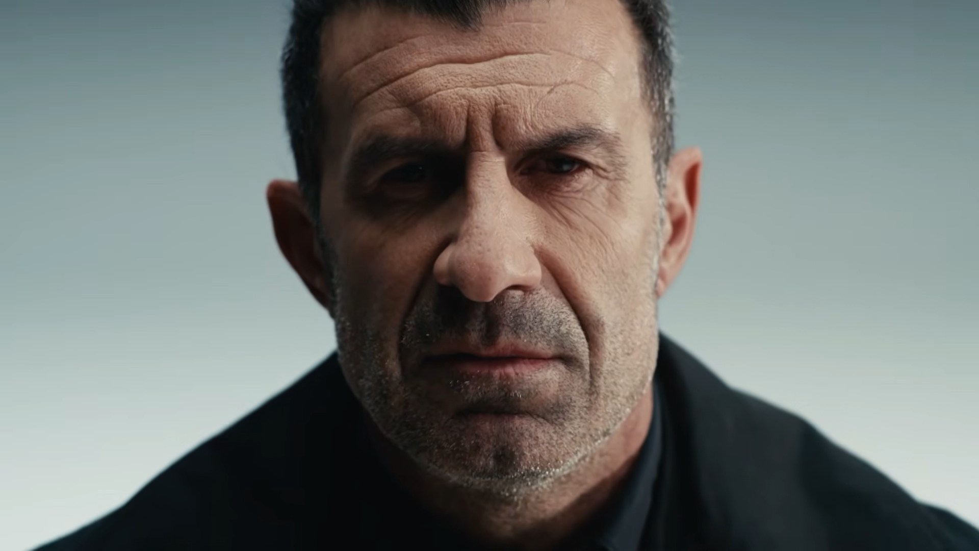 CLB Barcelona từ chối nhà tài trợ vì Luis Figo