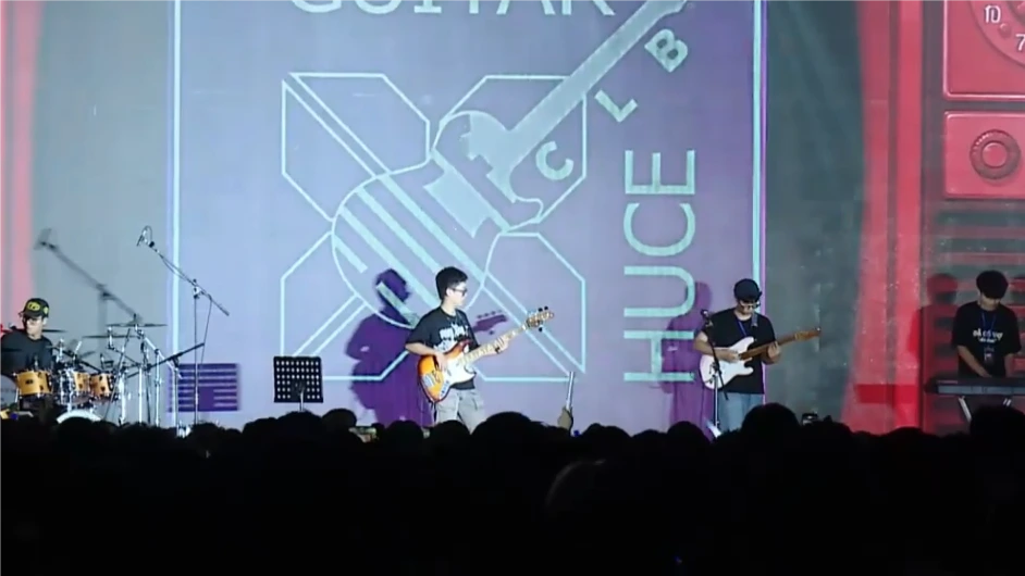 Sôi động đêm nhạc chào tân sinh viên Đại học Xây dựng