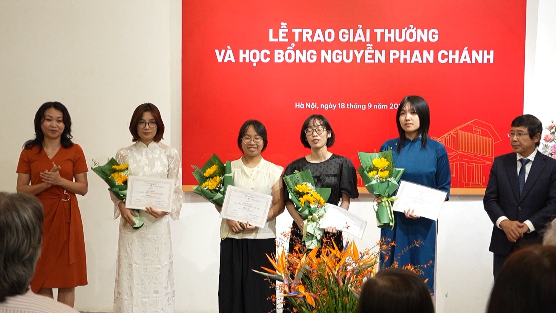 Tiếp lửa nghệ thuật tranh lụa