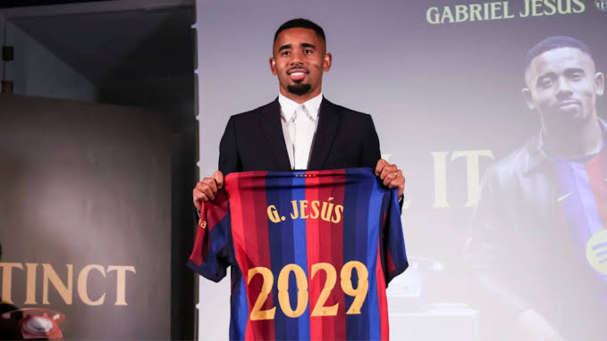Gabriel Jesus chính thức gia nhập Barcelona