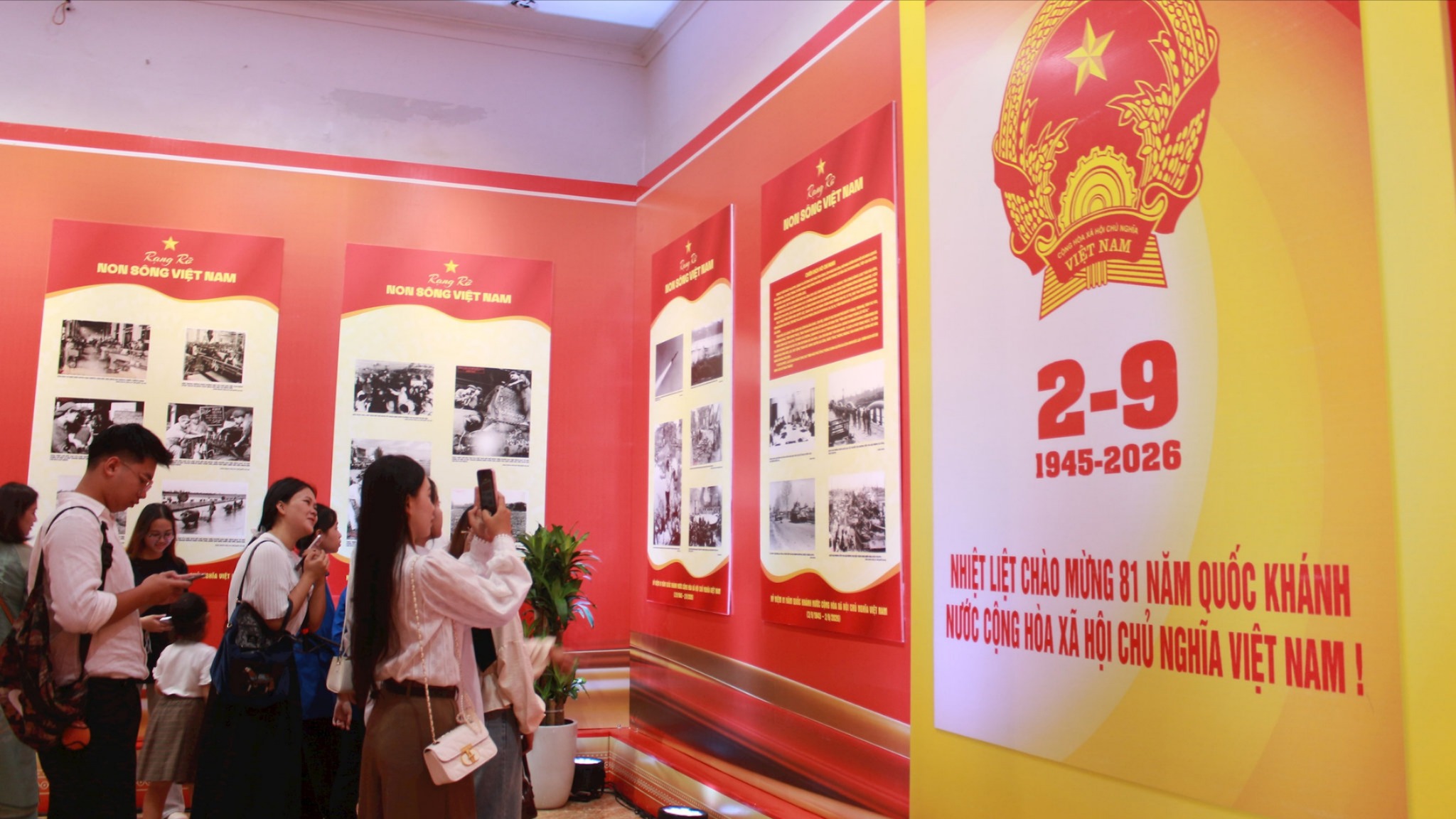 Cảm nhận lịch sử qua những khuôn hình