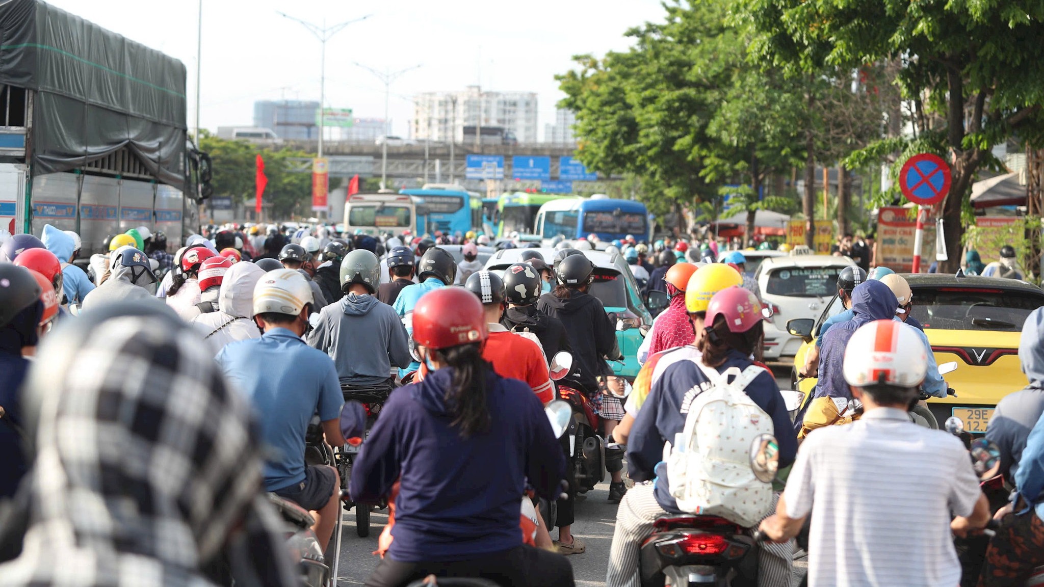 Hà Nội đặt mục tiêu xử lý dứt điểm các điểm ùn tắc kéo dài vào năm 2030