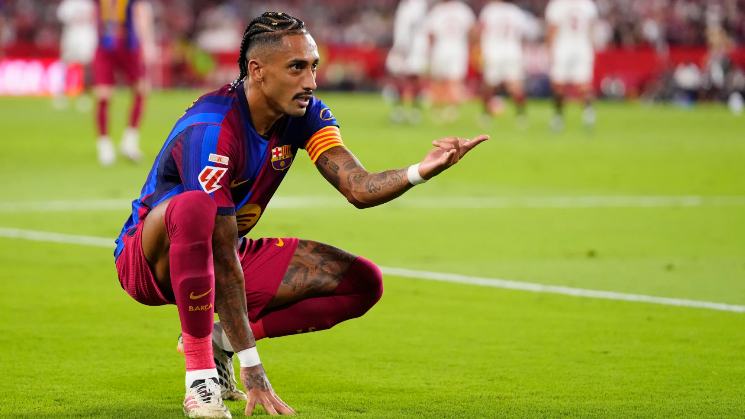 Raphinha tỏa sáng trong chiến thắng thứ 7 liên tiếp của Barcelona
