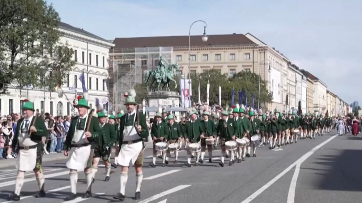 Thành phố Munich tưng bừng trong lễ hội Oktoberfest