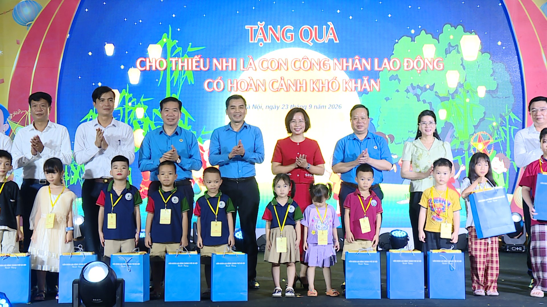 Mang niềm vui Trung thu tới con công nhân lao động