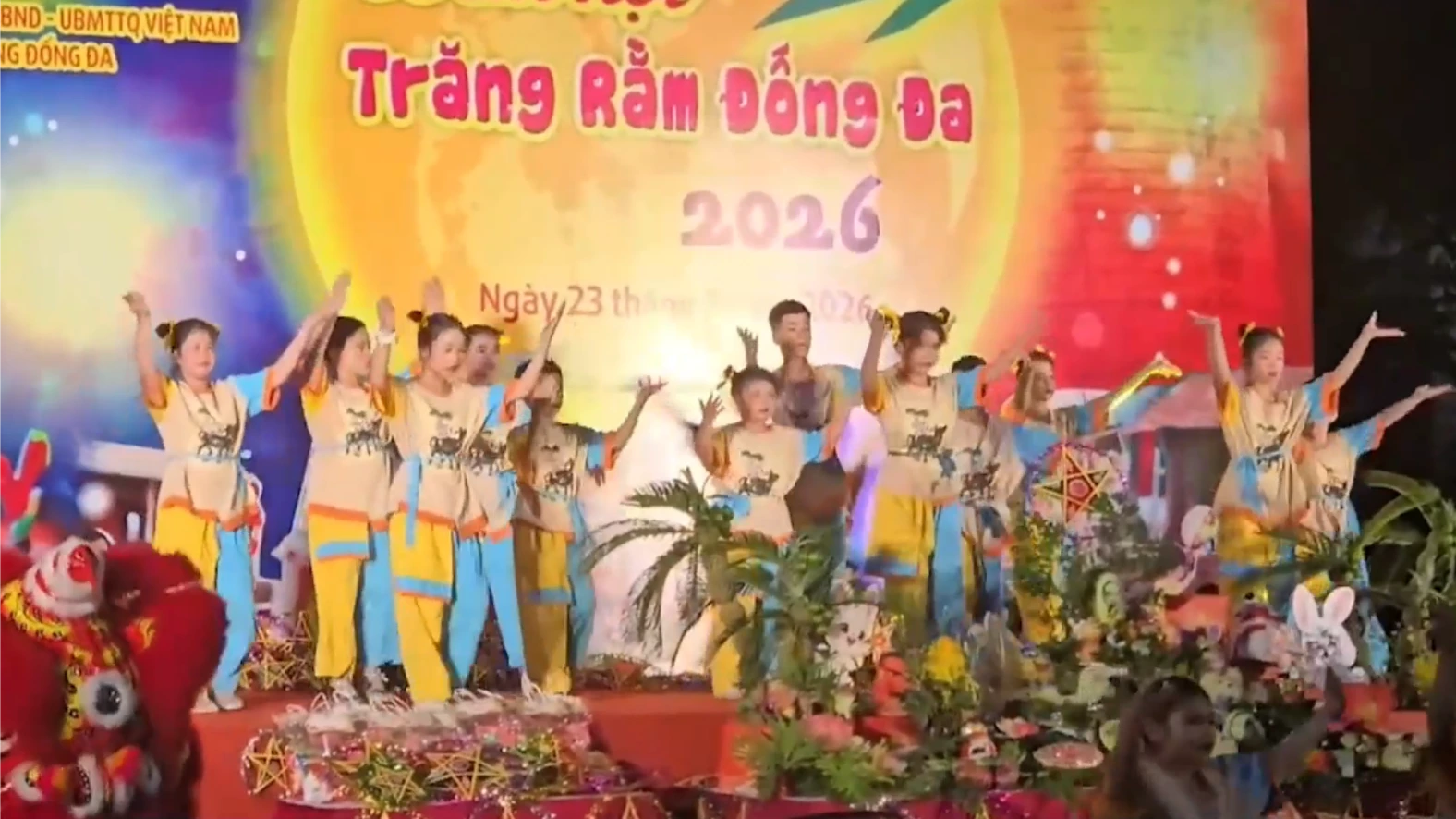 Ấm áp đêm hội Trăng rằm